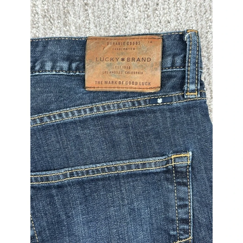 Lucky Brand 410 Athletic Slim Jeans Mens Size 36x30 (Fits 38x30) Medium Wash